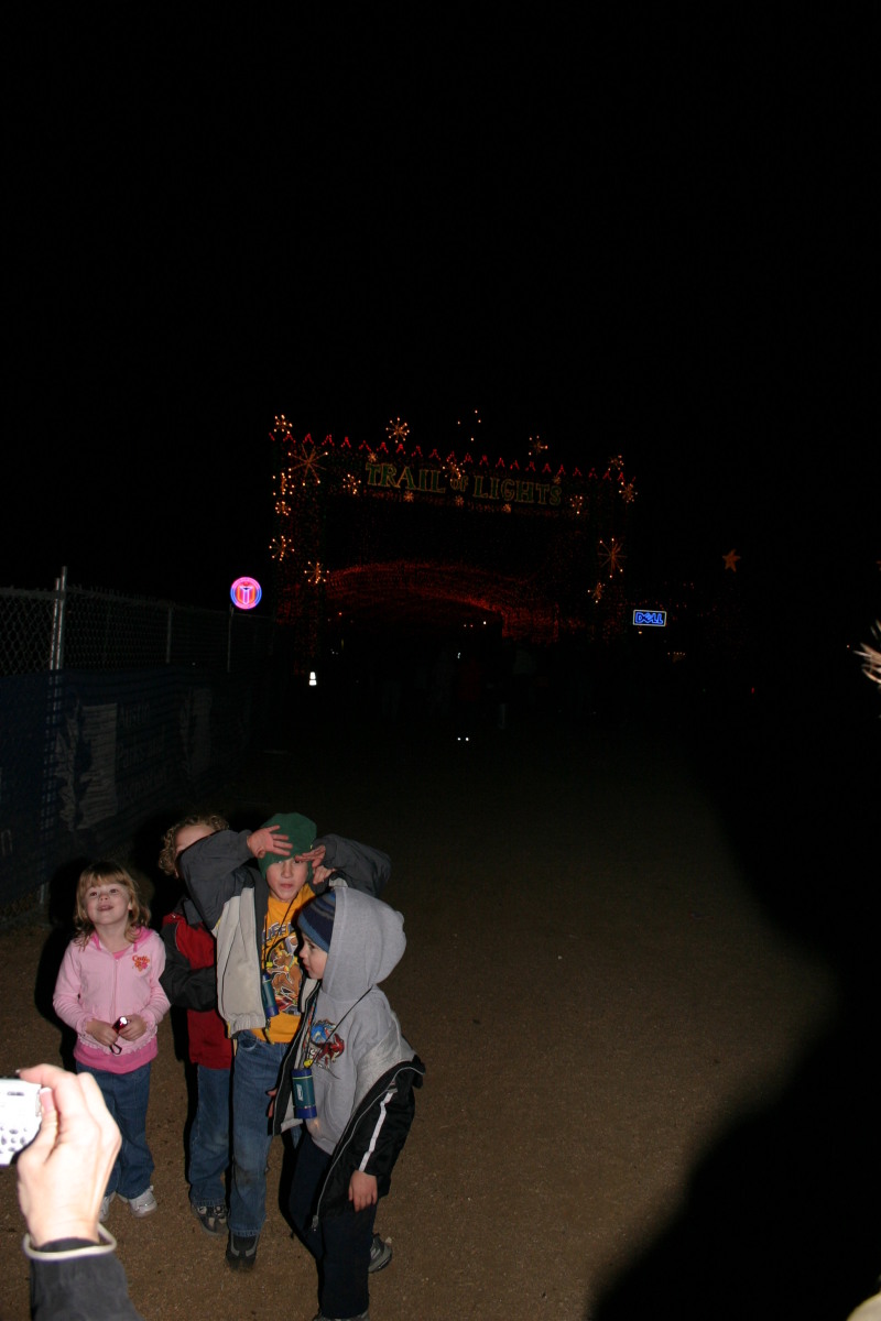2005/12 December/Trail of Lights/800x600_IMG_4500.JPG